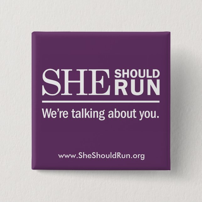 Chapa Cuadrada Ella debe correr (Anverso)