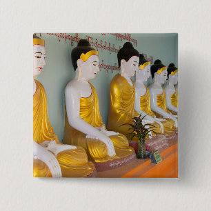 Chapa Cuadrada estatuas budistas en Umin Thounzeh