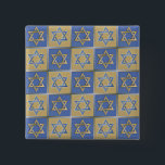 Chapa Cuadrada Estrella Judaica De David Metalizado Gold Blue<br><div class="desc">Está viendo la colección de diseño de Lee Hiller. Coleccionista,  ropa,  regalos y objetos de colección Lee Hiller Photography o colección de arte digital. Puedes ver su fotografía de la naturaleza en http://HikeOurPlanet.com/ y seguir su blog de senderismo dentro del Parque Nacional de Hot Springs.</div>
