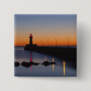 Chapa Cuadrada Faro del muelle norte en Duluth, Minnesota.