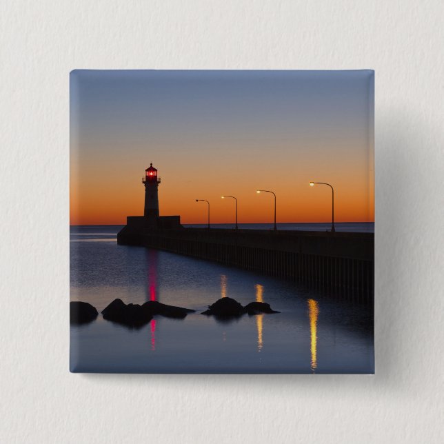Chapa Cuadrada Faro del muelle norte en Duluth, Minnesota, (Anverso)