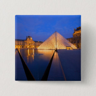 Chapa Cuadrada Francia, París. El museo Louvre al anochecer.