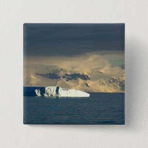 Chapa Cuadrada Iceberg en el inicio del pasaje de Drake justo