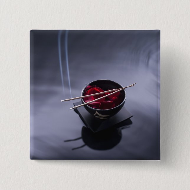 Chapa Cuadrada Incienso ardiente encima del cuenco de pétalos (Anverso)