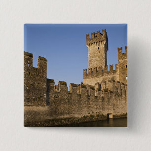 Chapa Cuadrada Italia, provincia de Brescia, Sirmione. Castillo