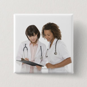 Chapa Cuadrada Médicos que miran el tablero