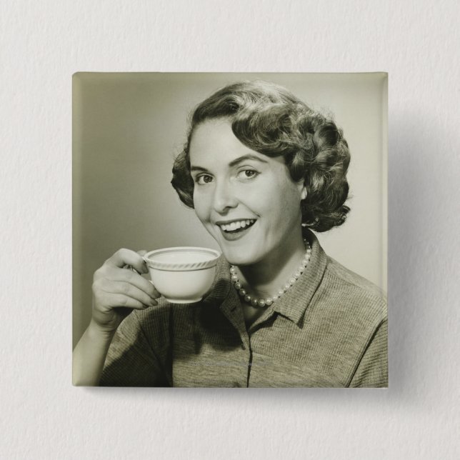 Chapa Cuadrada Mujer que sostiene las tazas (Anverso)