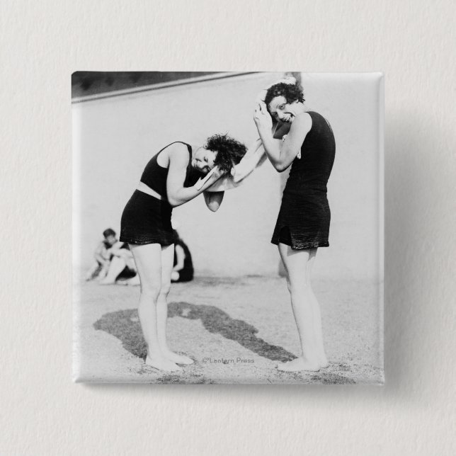 Chapa Cuadrada Mujeres secándose el pelo en la playa (Anverso)