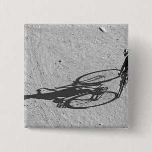 Chapa Cuadrada Myamar, Bagan, Joven montando una enorme bicicleta