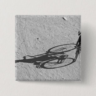 Chapa Cuadrada Myamar, Bagan, Joven montando una enorme bicicleta