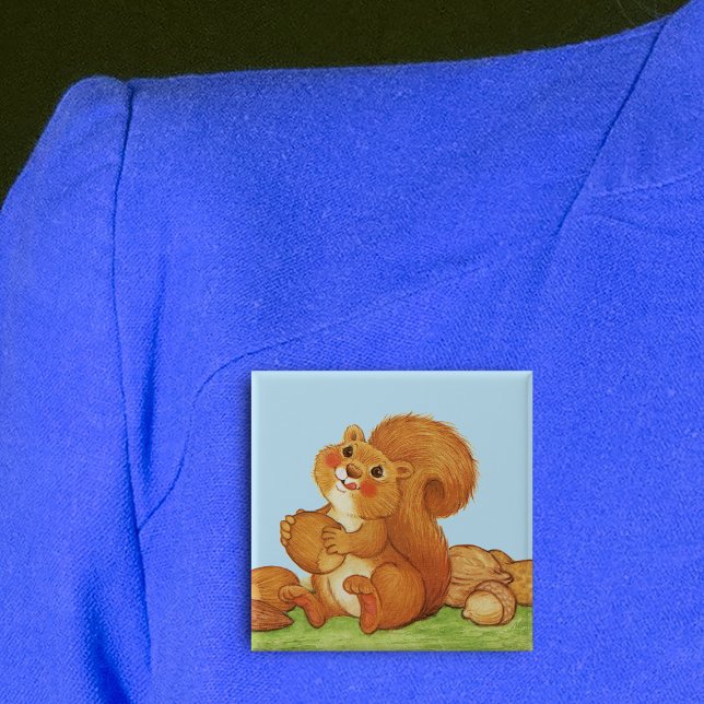 Chapa Cuadrada Nueces de ardilla Adorables Cutas (Cute red squirrel licking his lips in grass with acorns under blue sky on square pin back button.)