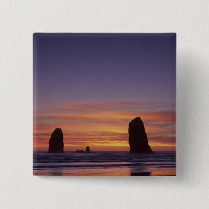 Chapa Cuadrada OR, Costa de Oregón, Cannon Beach, pilas de mar en