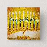 Chapa Cuadrada Oro Amarillo Hanukkah Menorah Peace Sparkine Shine<br><div class="desc">"Paz, brillo, brillo". Una foto de primer plano de una menorah artística brillante, colorida, amarilla y dorada te ayuda a inaugurar la festividad de Hanukkah con estilo. Siente el calor y la alegría de la temporada de vacaciones cada vez que usas este colorido botón de moda Hanukkah. En mi colección...</div>
