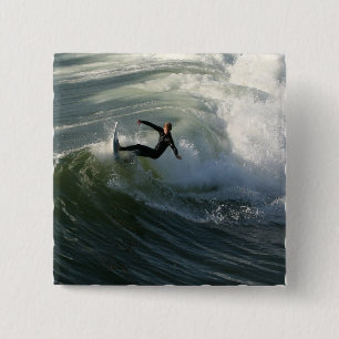 Chapa Cuadrada Persona que practica surf en un Pin del Wetsuit