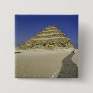 Chapa Cuadrada Pirámide escalonada en Saqqara, una de las primera