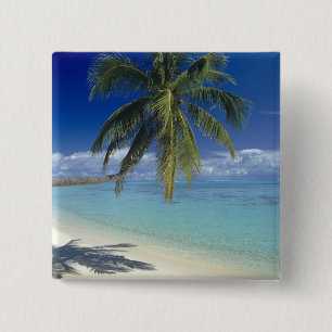 Chapa Cuadrada Playa de Matira en la isla de Bora Bora, Sociedad