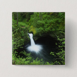 Chapa Cuadrada Punchbowl Falls en Eagle Creek, río Columbia