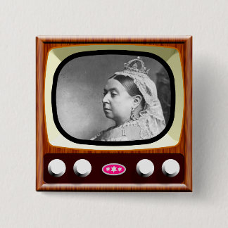 Chapa Cuadrada Reina Victoria en la TV retra