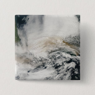 Chapa Cuadrada Sarychev enarbola soplar a través del mar de