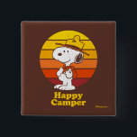 Chapa Cuadrada Snoopy | Beagle Scout - Camper feliz<br><div class="desc">Muestra tu amor por los cacahuetes y los grandes al aire libre con este gráfico super lindo que incluye a Snoopy y el texto,  "Feliz Camper".</div>