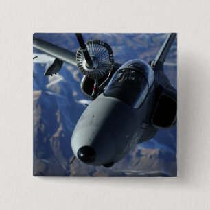 Chapa Cuadrada Un AMX italiano es reaprovisionado de combustible