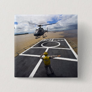 Chapa Cuadrada Un Eurocopter brasileño se prepara para aterrizar