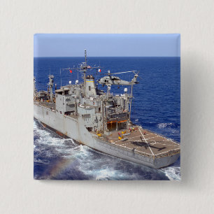 Chapa Cuadrada Un helicóptero despeja la cubierta de vuelo