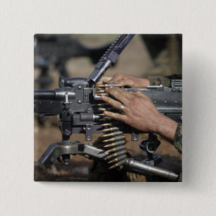 Chapa Cuadrada Un infante de marina carga la mañana -