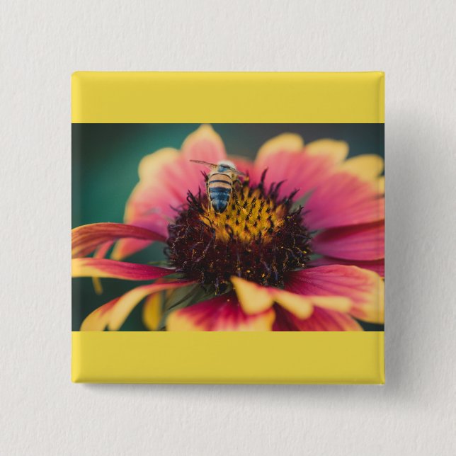 Chapa Cuadrada Una abeja en una flor (Anverso)