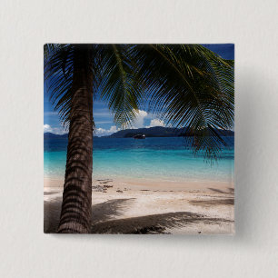 Chapa Cuadrada Una playa en la isla de Wai de la KOH en Tailandia