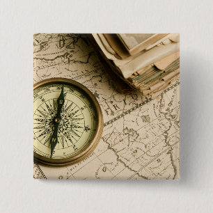 Chapa Cuadrada Viejo compás sobre mapa antiguo