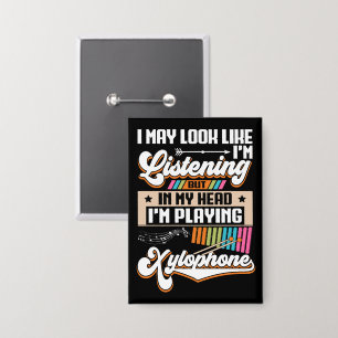 Chapa Escuchando divertida en mi cabeza estoy jugando Xi