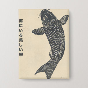Chapa la hermosa carpa koi en el mar
