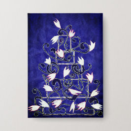 Chapa Pastel morado con flores blancas