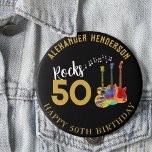 Chapa Redonda De 10 Cm 50.º nombre de cumpleaños Guitars Music Rock 50<br><div class="desc">Personalizado Rocks 50 tipografía moderna de oro botón de 50 años con notas musicales y tres diseños de guitarra psicodélicos sobre fondo negro. Guitarra eléctrica, guitarra acústica y ilustracion artístico de guitarra acústica en colores vibrantes. Esta plantilla fácil de usar para cambiar la edad y el nombre crea la insignia...</div>