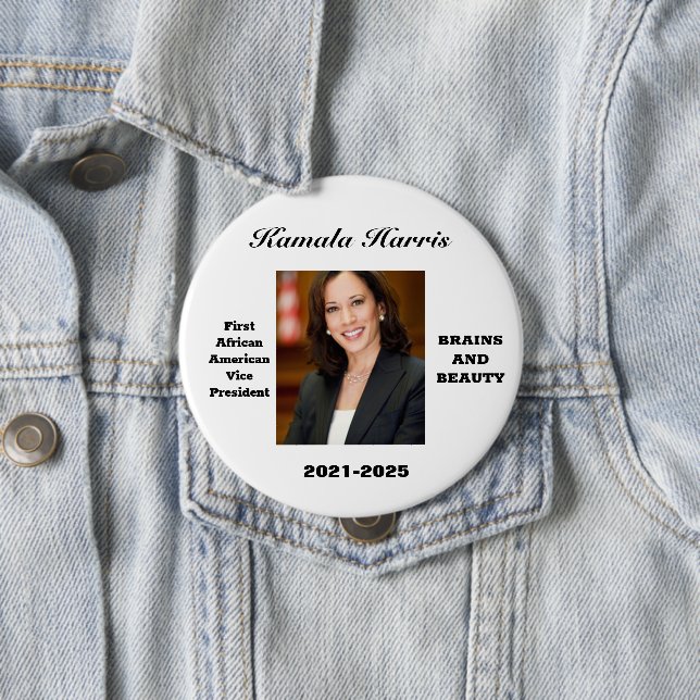 CHAPA REDONDA DE 10 CM CELEBRA A KAMALA HARRIS   (In situ)