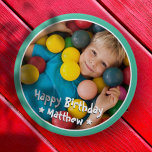 Chapa Redonda De 10 Cm Happy Birthday Modern Simple Star Photo<br><div class="desc">Este diseño sencillo y moderno se compone de una tipografía de suero y añade una foto personalizado.</div>