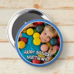 Chapa Redonda De 10 Cm Happy Birthday Modern Simple Star Photo<br><div class="desc">Este diseño sencillo y moderno se compone de una tipografía de suero y añade una foto personalizado.</div>