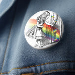 Chapa Redonda De 2,5 Cm Alicia LGBT en el mundo de las maravillas<br><div class="desc">Alicia LGBT en el botón Vintage de la tierra de las maravillas - Oh, querida, no llegues tarde y te pierdas este. Para nuestra comunidad LGBT presentamos este botón lleno de encanto vintage. Con la icónica imagen de Alicia mirando detrás de la cortina para revelar una puerta oculta. Un arcoiris...</div>