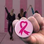Chapa Redonda De 2,5 Cm Cinta de sensibilización sobre el cáncer de mama<br><div class="desc">La cinta rosa se ha convertido en el símbolo universal del cáncer de mama,  creando conciencia,  apoyo y reuniendo a las mujeres en solidaridad.</div>
