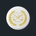 Chapa Redonda De 2,5 Cm Club de Golf personalizado Gold Elegant Minimal mo<br><div class="desc">Personalizado club de golf de oro elegante, moderno, minimalista, de diseño de moda. El botón personalizado del club de golf con una corona de laurel, dos clubes de golf cruzados y una pelota de golf. Pañón de botón de golf personalizado con su logo, nombre, texto, año, etc. Elegante botón del...</div>