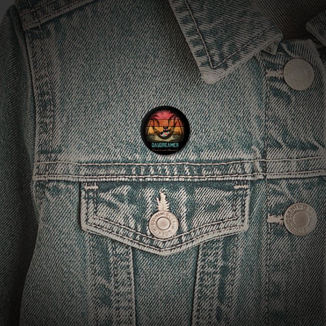 Chapa Redonda De 2,5 Cm El sueño de un gato tropical de Guay (Daydreaming Cool Cat's Tropical Escape 1 Inch Round Button)