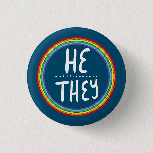 Chapa Redonda De 2,5 Cm ÉL/THEY Pronouns Rainbow Handlettered Minimal (Anverso)