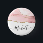 Chapa Redonda De 2,5 Cm elegante guión oro y ágata de color personalizado<br><div class="desc">diseño de letras personalizadas en una acuarela de mármol dorado y negro de ágata. El texto en monograma puede ser personalizado.</div>