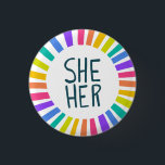 Chapa Redonda De 2,5 Cm ELLA / SU Pronouns Orgullo con manto de arcoiris<br><div class="desc">Decora tu ropa con este botón de arte genial. ¡Hace un gran regalo! Puede personalizar,  cambiar los colores de fondo y agregar texto también. Revisa mi tienda por muchos más colores y patrones! Hazme saber si también te gustaría algo personalizado.</div>