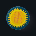 Chapa Redonda De 2,5 Cm ELLA / SU Pronouns Sunshine Pride Handletter<br><div class="desc">Decora tu ropa con este botón de arte genial. ¡Hace un gran regalo! Puede personalizar y agregar texto también. Revisa mi tienda por muchos más colores y patrones! Hazme saber si también te gustaría algo personalizado.</div>