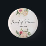 Chapa Redonda De 2,5 Cm Empleados y Relieves metalizados dorados de sangre<br><div class="desc">Diseñada para coordinar con nuestra colección Peony y Gold, esta insignia de honor a juego con el personalizable cuenta con flores de color rosa y peonía dorada con follaje verde sobre un fondo acuático. Para una personalización más avanzada de este diseño, por ejemplo, cambiar el diseño, el tamaño de letra...</div>