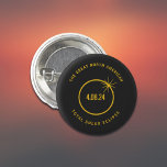 Chapa Redonda De 2,5 Cm Gran Eclipse Solar Total Norteamericano 04.08.24<br><div class="desc">¡Presentamos el 🌟 "Gran Botón Eclipse Solar Total Norteamericano" 🌑 🔘! Captura la esencia del Gran Eclipse Solar Total Americano de 2024 con este accesorio compacto y elegante. 🌌 Para los afortunados que experimenten esta maravilla celeste, nuestro botón proporciona una manera sutil pero impactante de conmemorar el evento. 🌒 🔵...</div>