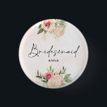 Chapa Redonda De 2,5 Cm Insignia de la Peony y la Bloom del Relieve metali<br><div class="desc">Diseñado para coordinar con nuestra colección Peony y Gold, este distintivo de la dama de personalizable a juego cuenta con lujosas flores rosadas y de peonía dorada con follaje verde sobre un fondo acuático. Para una personalización más avanzada de este diseño, por ejemplo, cambiar el diseño, el tamaño de letra...</div>