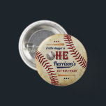 Chapa Redonda De 2,5 Cm Niños de Béisbol Vintage Primer Cumpleaños<br><div class="desc">Celebra con estilo con estos divertidos y muy modernos botones de 1er cumpleaños. El diseño es fácil de personalizar con la redacción de tu evento especial y tus invitados estarán encantados cuando vean estos fabulosos botones. Se pueden encontrar elementos coincidentes en la colección.</div>